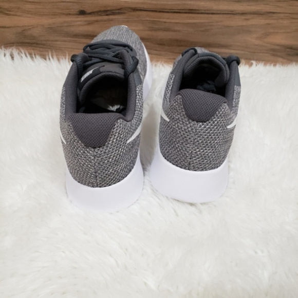 nike tanjun mens trainers grey